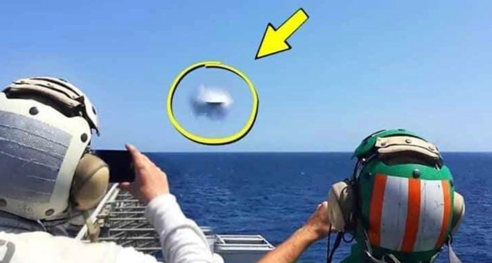 Pilots See Object Getting Closer – They Turn Pale When They Realize What It