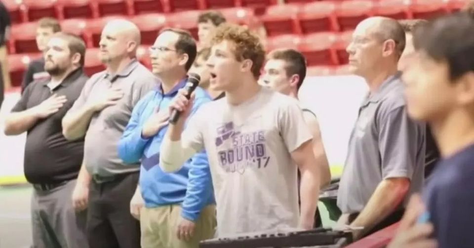 No one was singing the national anthem during a wrestling tournament, when all of a sudden a teen took the microphone and nailed it…