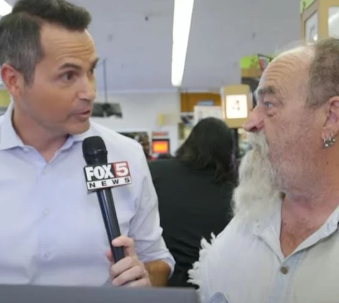 Veteran unable to pay for his groceries turns around to hear customer say “It’s our turn”