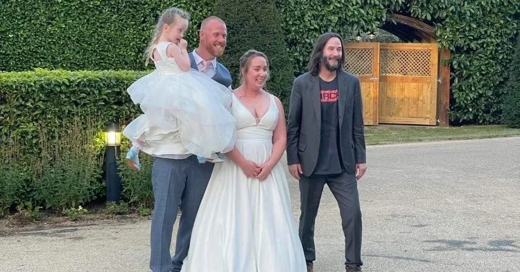 Keanu Reeves Bumps Into Fan About To Get Married And Does The Most Keanu Thing Ever.