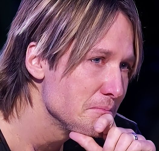 FANS RALLY AROUND KEITH URBAN AFTER HE ASKS THEM TO PRAY FOR HIM.