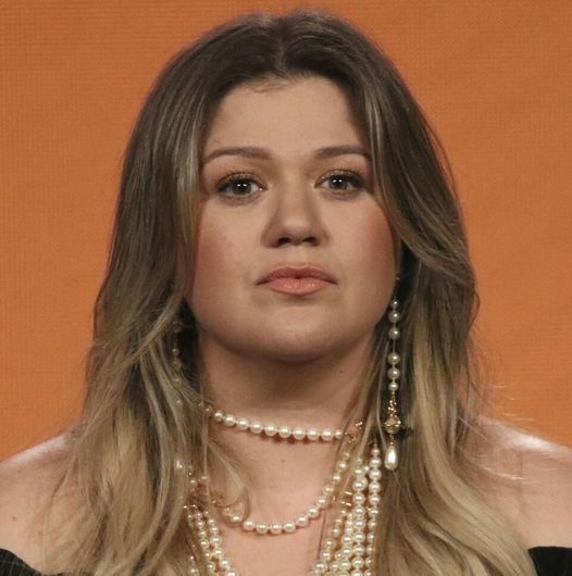 Kelly Clarkson Admits To ‘Not Being Above Spanking’ Her Children If They Disobey Her