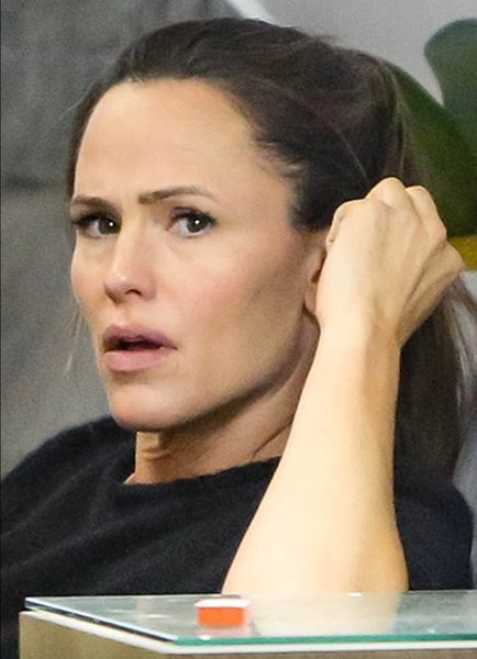 Jennifer Garner is not afraid to be real at 50 – shows off her wrinkles and folds